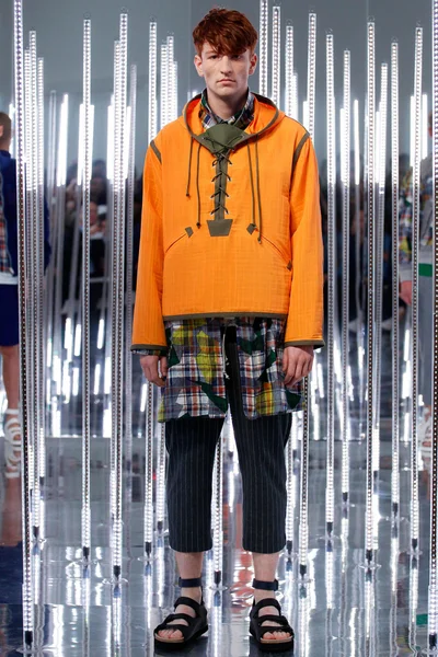Look 11